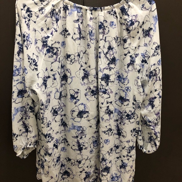 Classy tops! - Picture 2 of 3